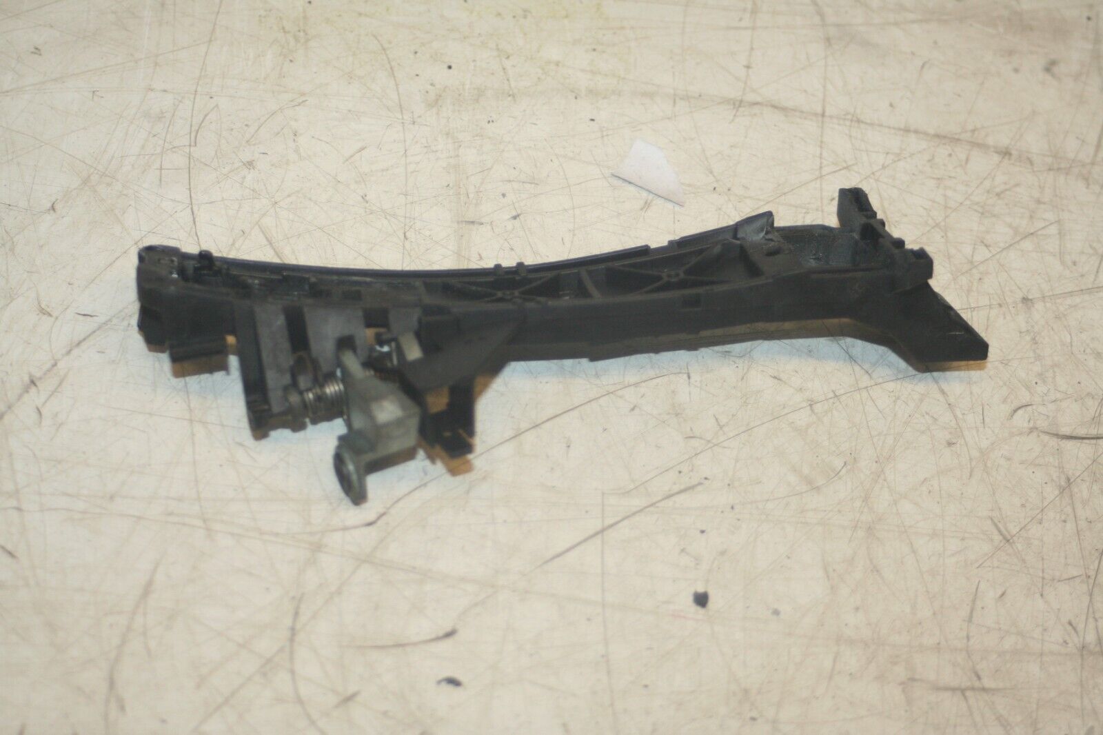 2005 MERCEDES S CLASS W220. DRIVER SIDE FRONT DOOR HANDLE FRAME SURROUND - Image 4