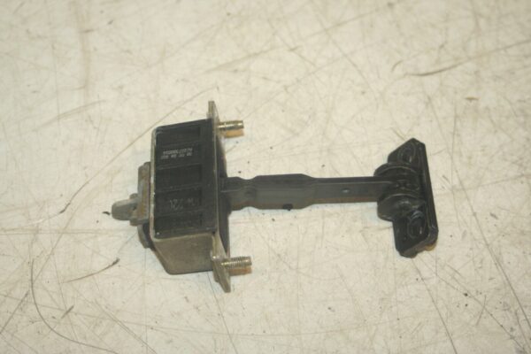 2005 MERCEDES S CLASS W220. DRIVER SIDE REAR DOOR STAY CHECK STRAP - Image 3