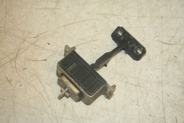 2005 MERCEDES S CLASS W220. DRIVER SIDE REAR DOOR STAY CHECK STRAP - Image 4