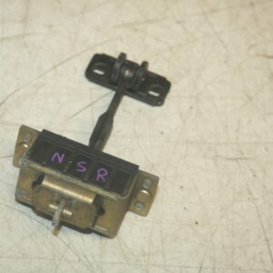 2005 MERCEDES S CLASS W220. PASSENGER SIDE REAR DOOR STAY CHECK STRAP