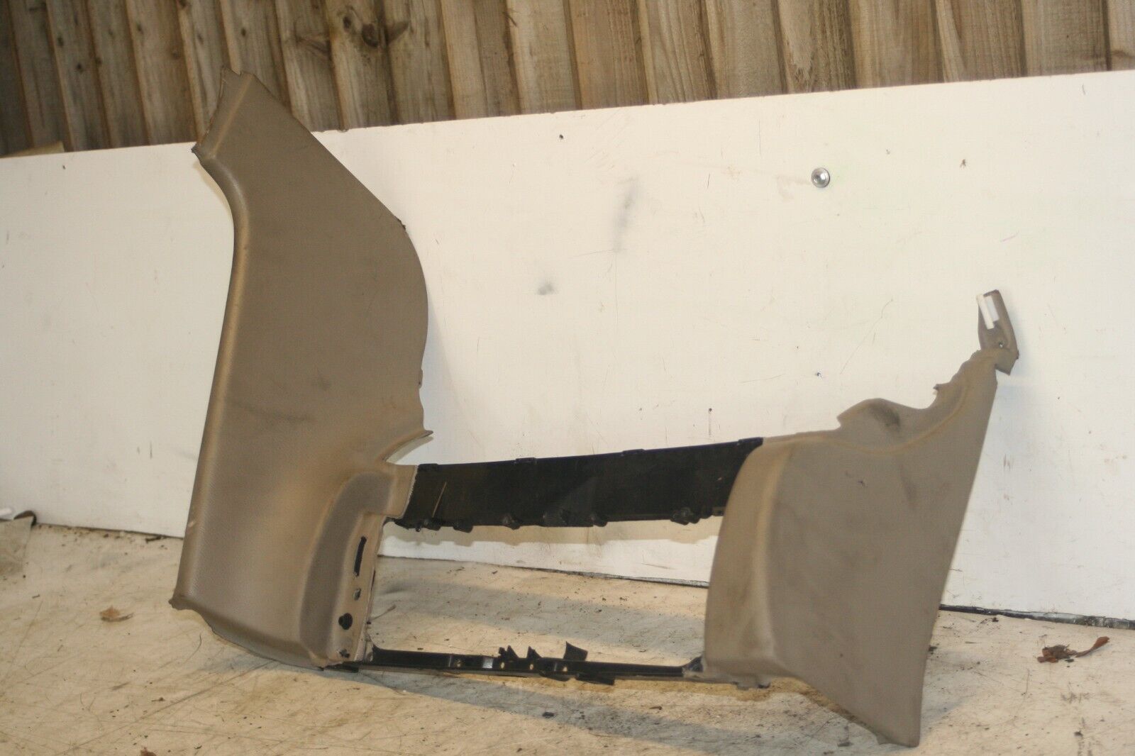 1999 VOLVO C70 2.4 PETROL. DASHBOARD LOWER PANEL PASSENGER SIDE - Image 2