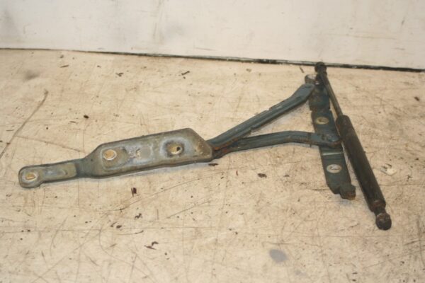 1999 VOLVO C70 2.4 PETROL. BONNET HINGE + GAS STRUT - Image 2