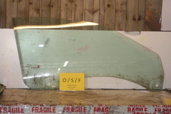 1999 VOLVO C70 2.4 PETROL. DRIVER SIDE FRONT WINDOW GLASS