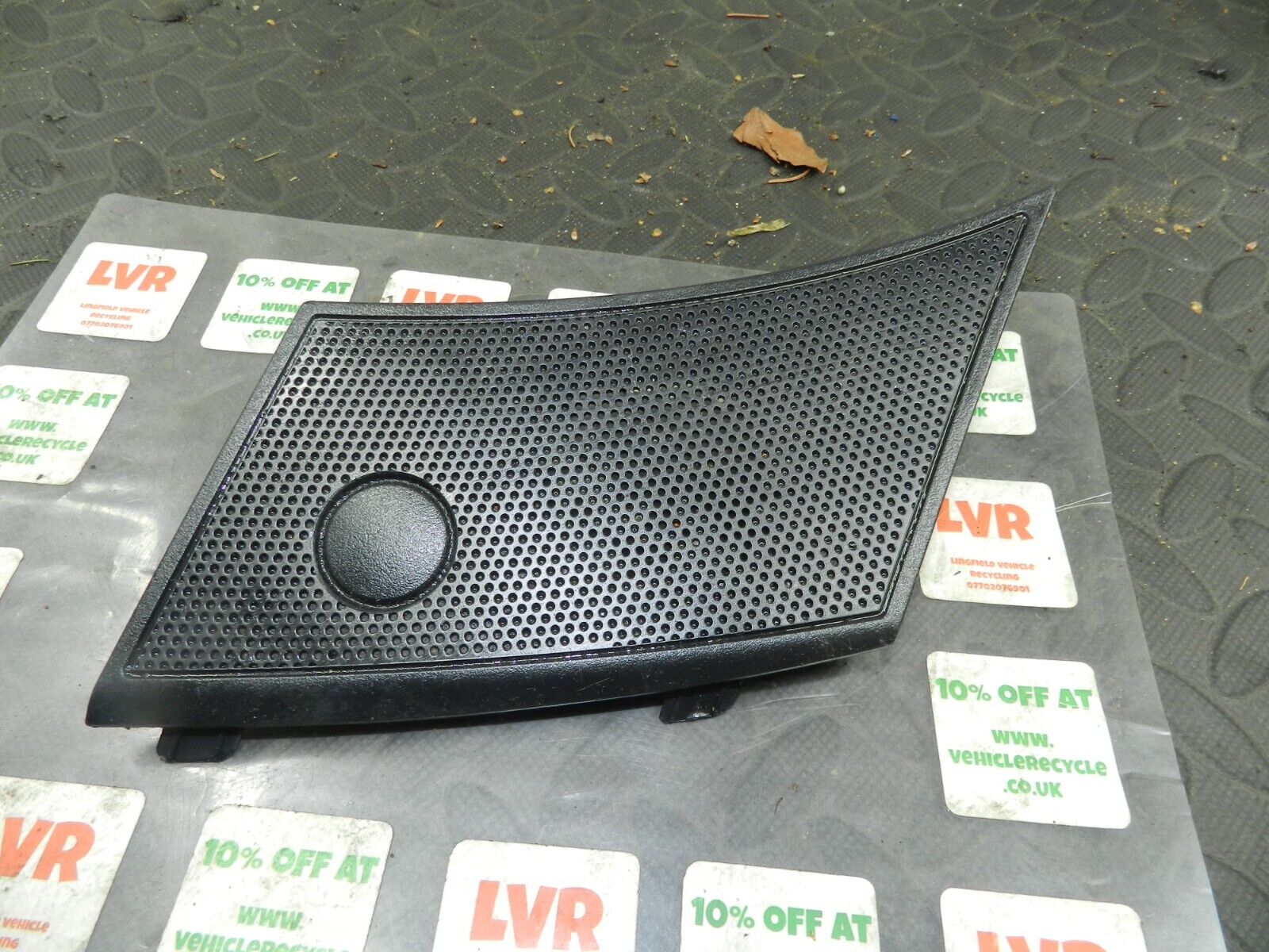 2009 NISSAN QASHQAI J10. DASH BOARD SPEAKER COVER