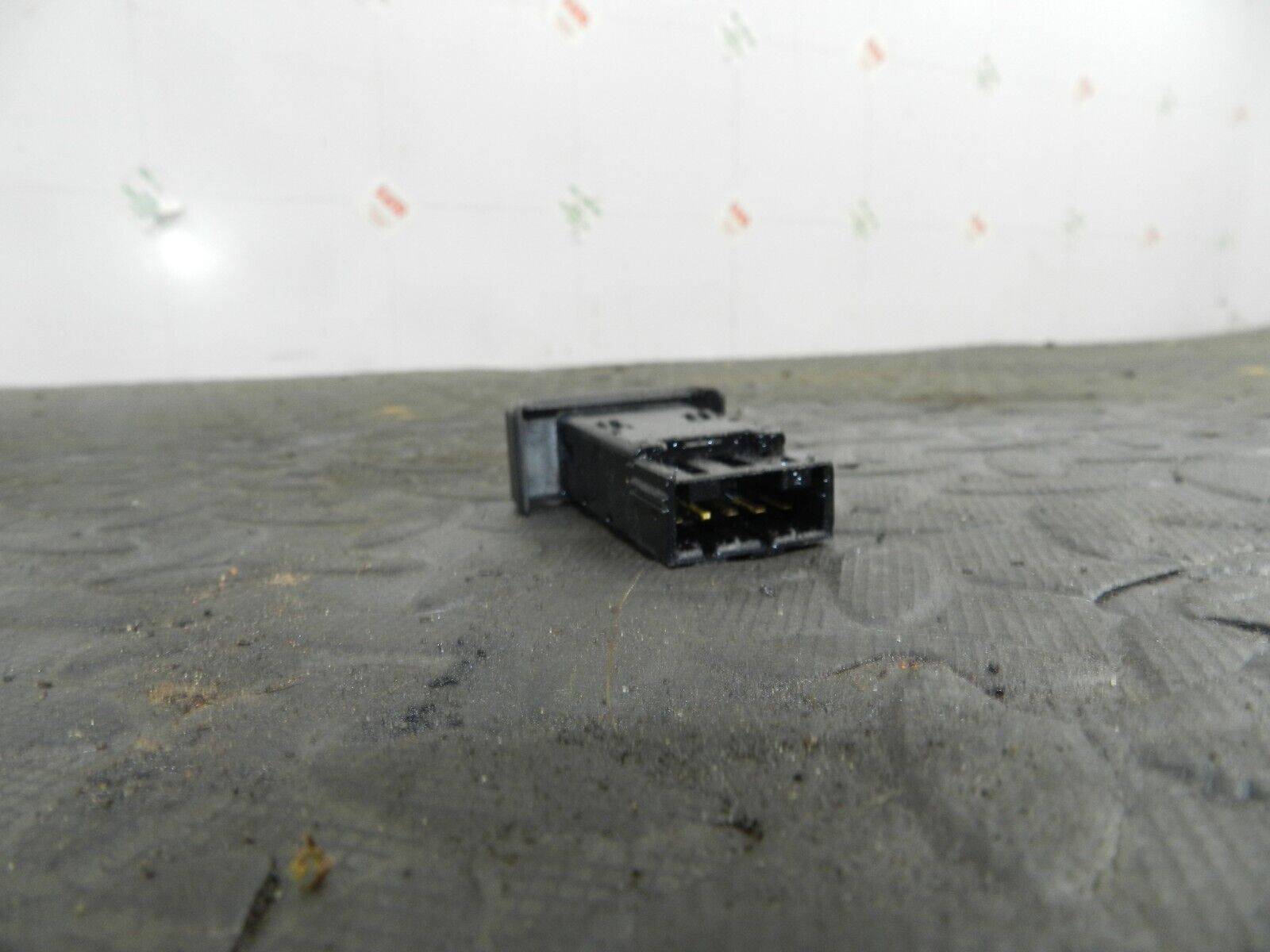 (154) 2003 LAND ROVER DISCOVERY 2 TD5. REAR WIPER BUTTON SWITCH - Image 2