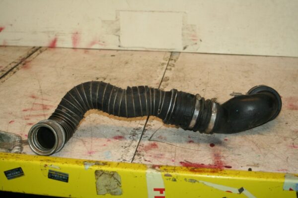 2006 MERCEDES BENZ C CLASS W203. BOOST PIPE - Image 3