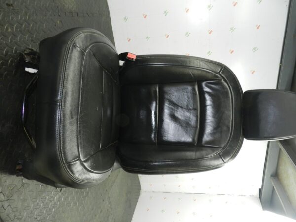 2009 NISSAN QASHQAI J10. PASSENGER FRONT BLACK LEATHER SEAT HEATED - Image 2