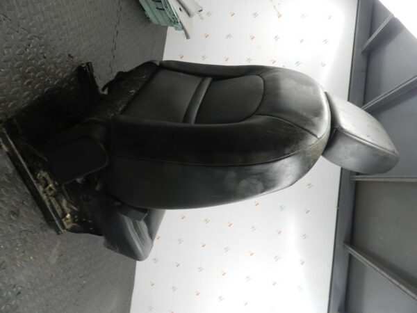 2009 NISSAN QASHQAI J10. PASSENGER FRONT BLACK LEATHER SEAT HEATED - Image 6