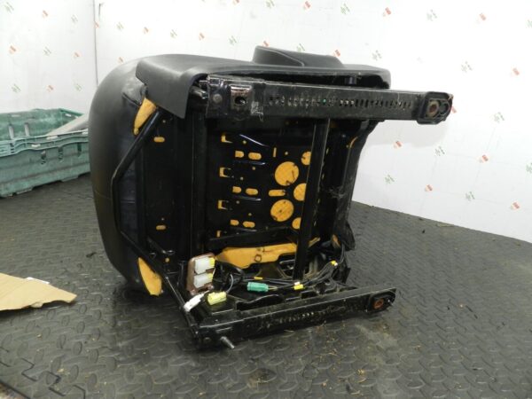 2009 NISSAN QASHQAI J10. PASSENGER FRONT BLACK LEATHER SEAT HEATED - Image 8