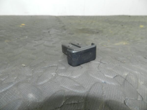 (154) 2003 LAND ROVER DISCOVERY 2 TD5. BLANKING PLATE BUTTON SWITCH