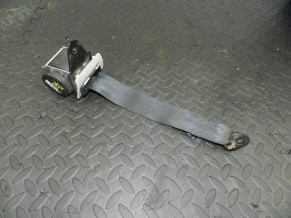 2009 NISSAN QASHQAI J10. DRIVER SIDE REAR SEAT BELT