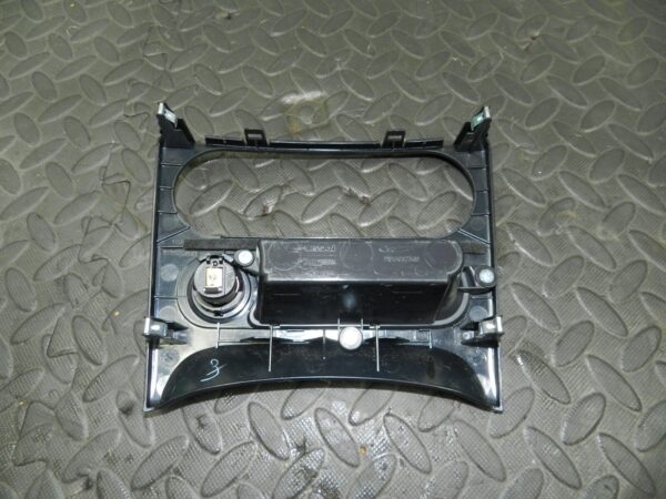 2009 NISSAN QASHQAI J10. CENTRE CONSOLE TRIM 12V SOCKET - Image 2