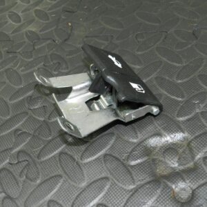 2009 NISSAN QASHQAI J10. BONNET + FUEL RELEASE VALVES