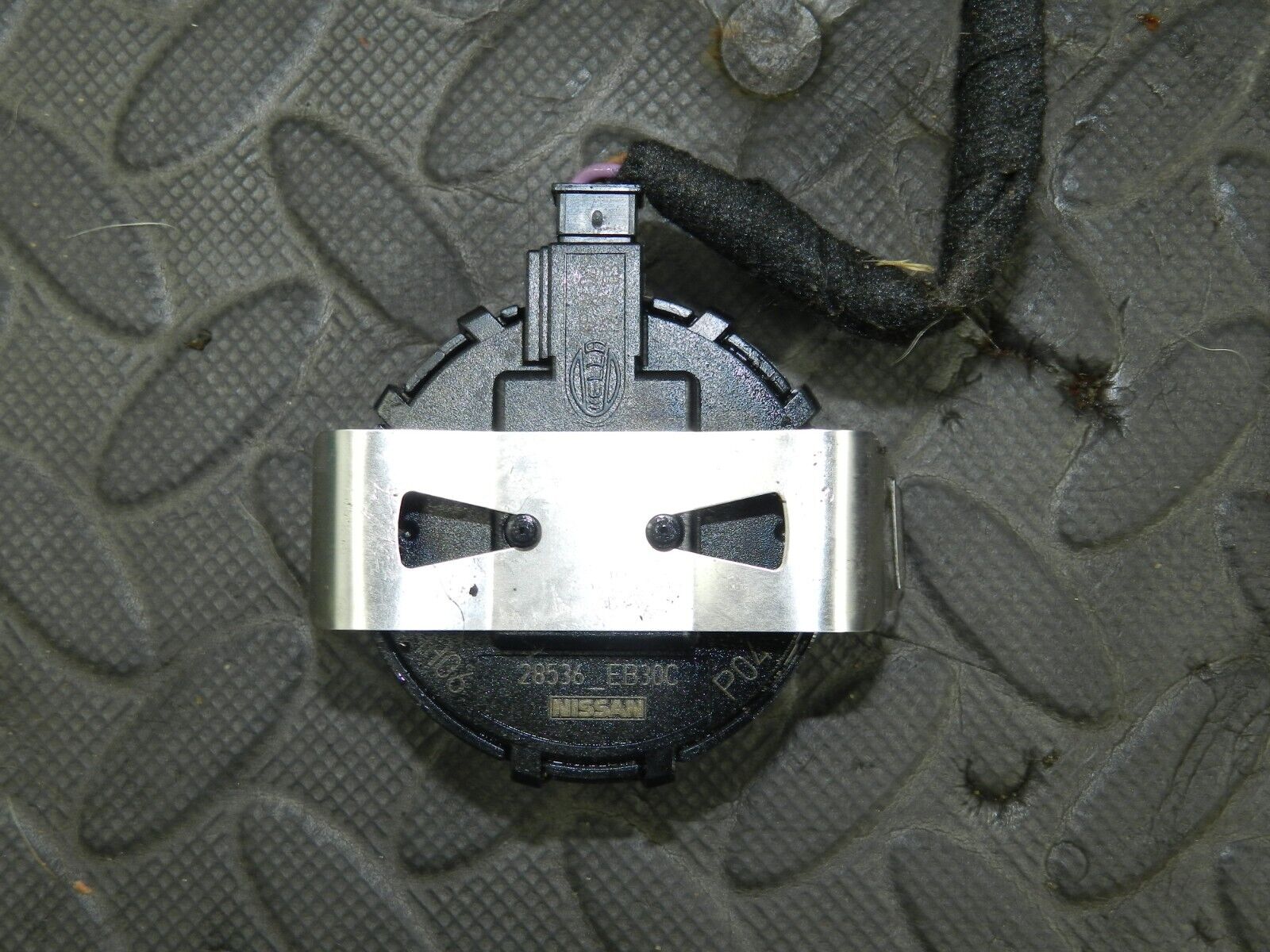 2009 NISSAN QASHQAI J10. WINDSCREEN RAIN SENSOR 28536-EB30C - Image 3