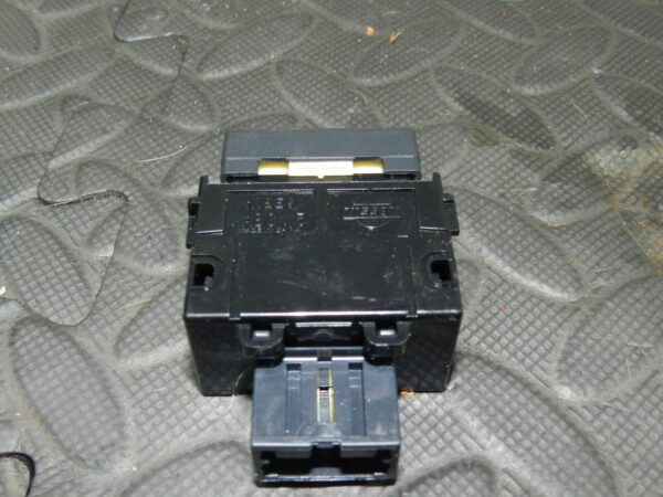 2009 NISSAN QASHQAI J10. CAMERA SWITCH BUTTON - Image 3