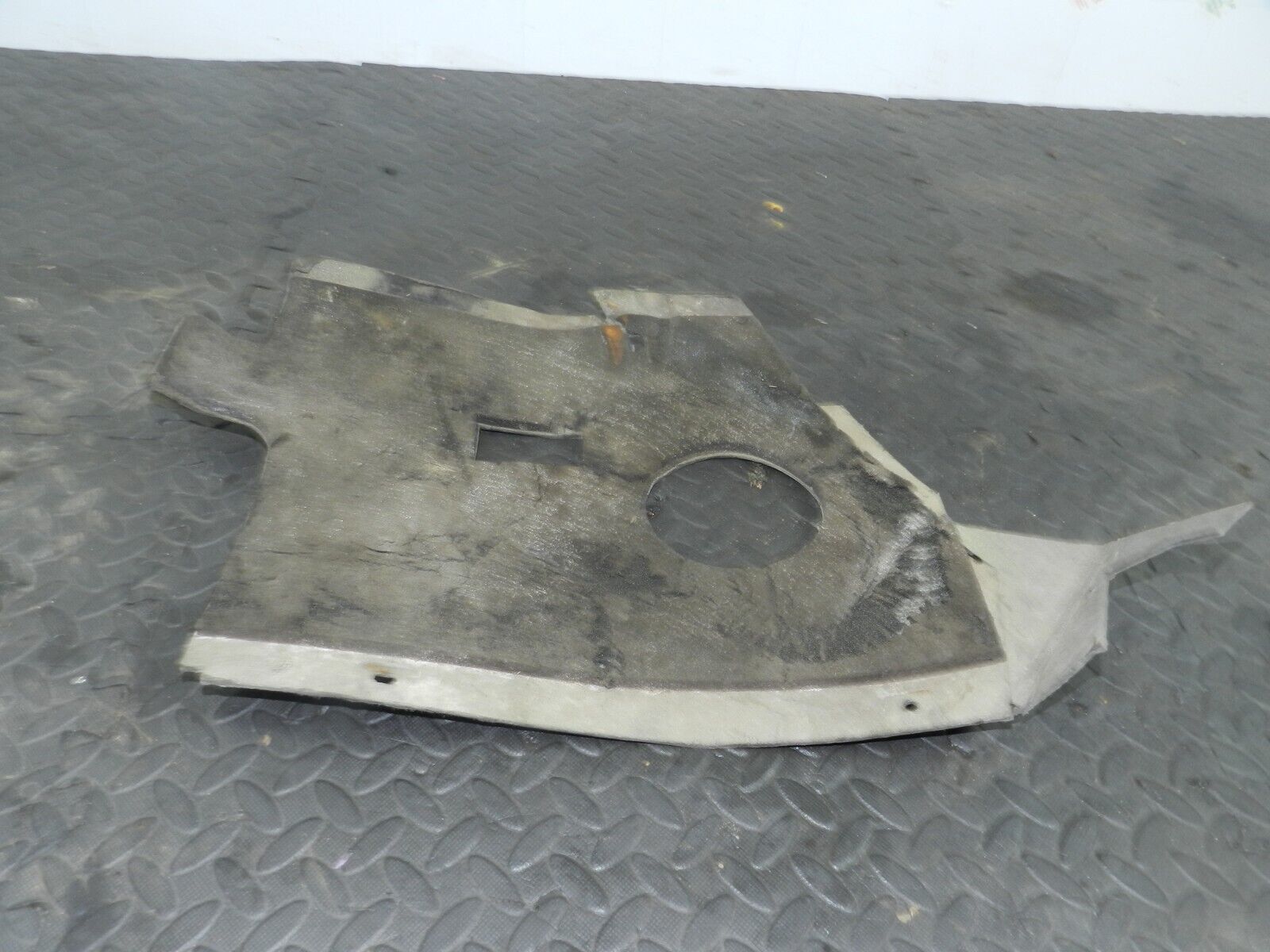 (154) 2003 LAND ROVER DISCOVERY 2 TD5. UNDER DASH BOARD TRIM - Image 2