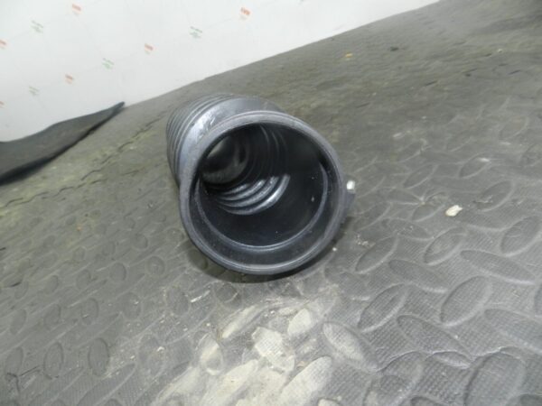 (154) 2003 LAND ROVER DISCOVERY 2 TD5. AIR INTAKE PIPE - Image 3