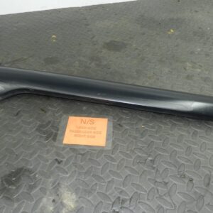 (154 03 LAND ROVER DISCOVERY 2 TD5. PASSENGER A PILLAR EXTERNAL WIND SCREEN TRIM