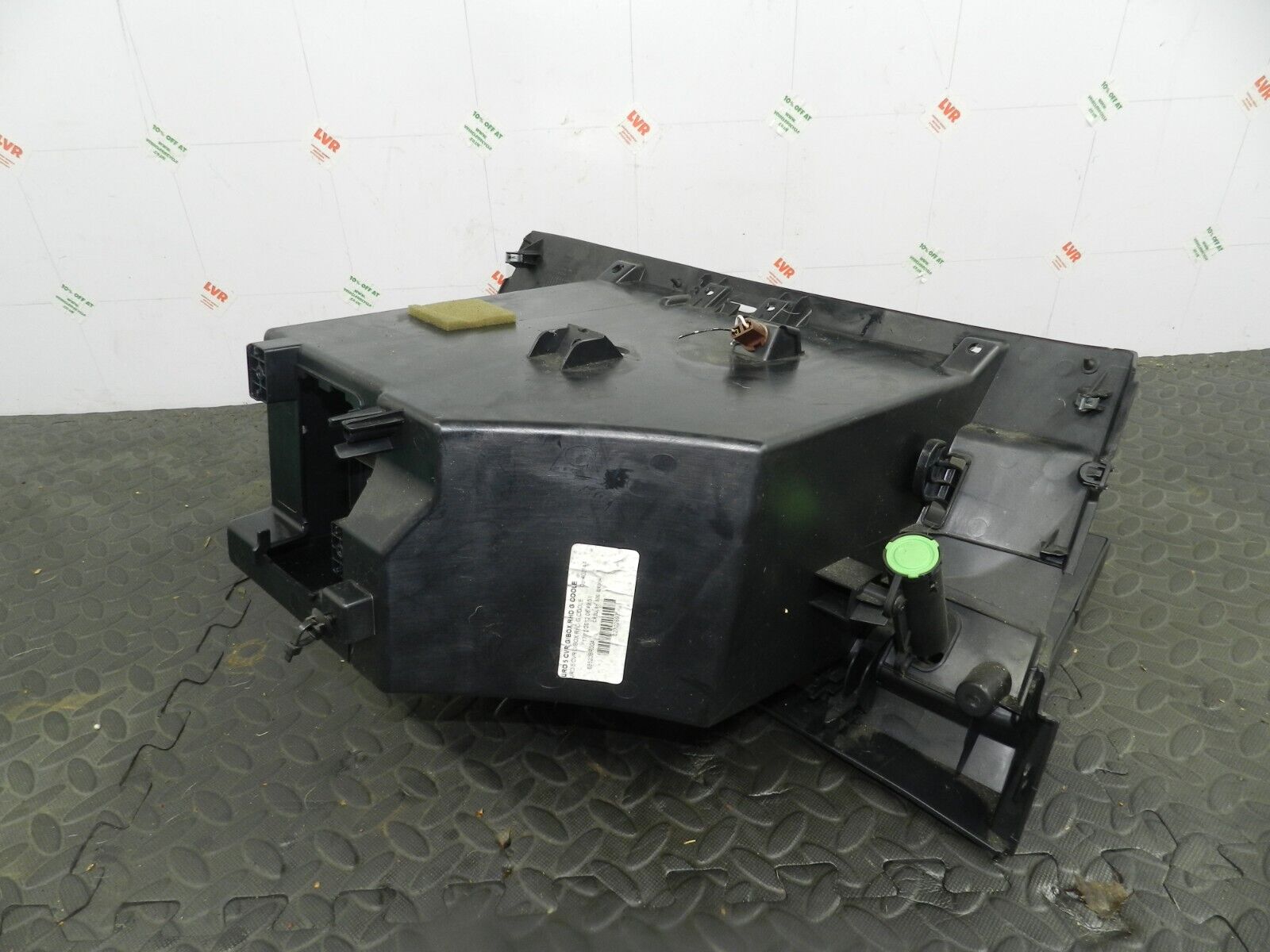 2009 NISSAN QASHQAI J10. GLOVE BOX HOUSING AND LID - Image 3