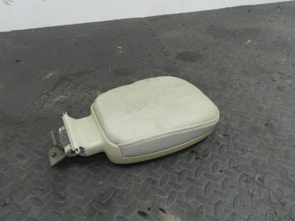 (154) 2003 LAND ROVER DISCOVERY 2 TD5. 3RD THIRD ROW SEAT FOLD DOWN HEAD REST