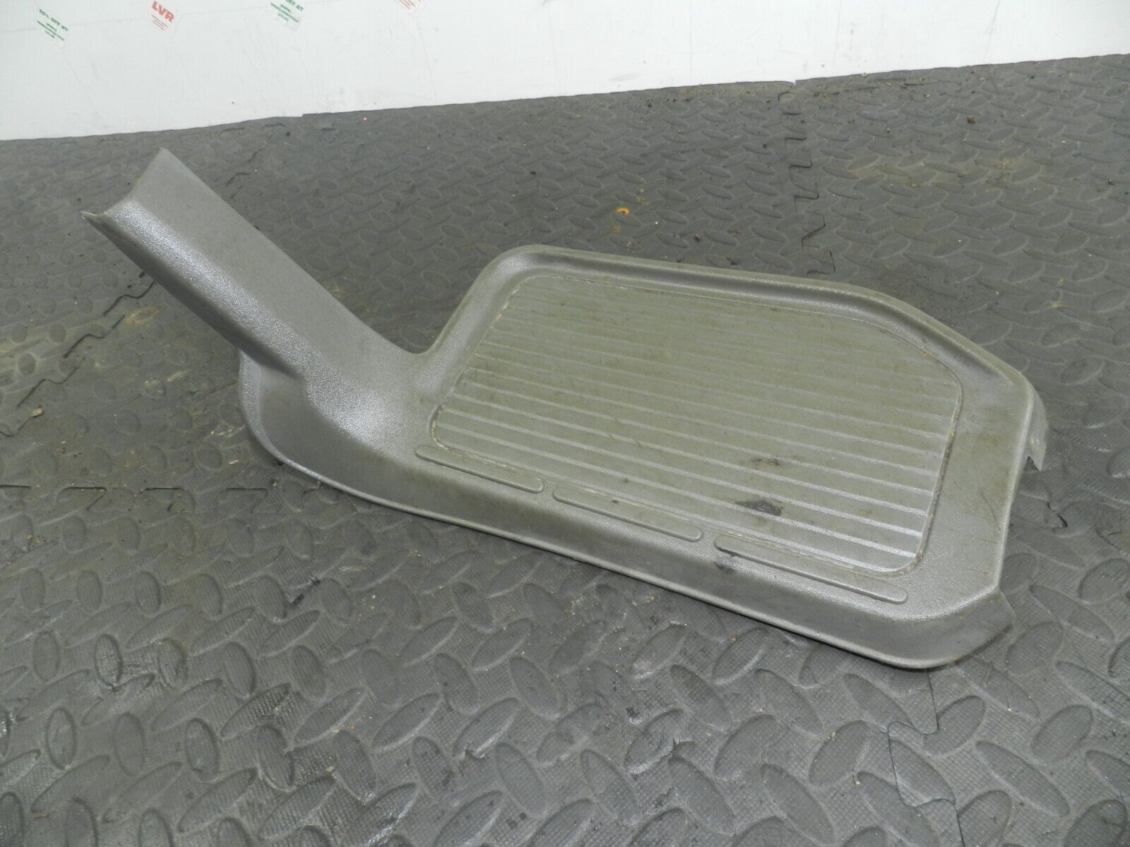 2006 MITSUBISHI SHOGUN MK3. SILL TRIM