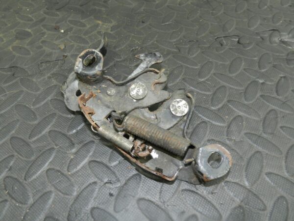 2009 NISSAN QASHQAI J10. BONNET RELEASE LATCH CATCH - Image 3