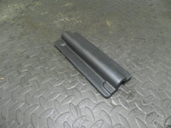 (154) 2003 LAND ROVER DISCOVERY 2 TD5. 3RD THIRD ROW SEAT FRAME TRIM