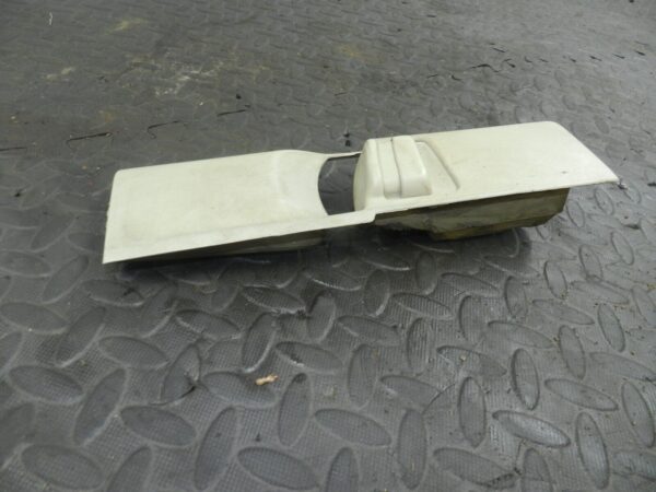 (154) 2003 LAND ROVER DISCOVERY 2 TD5. DRIVER SIDE B PILLAR TRIM COMPLETE - Image 5