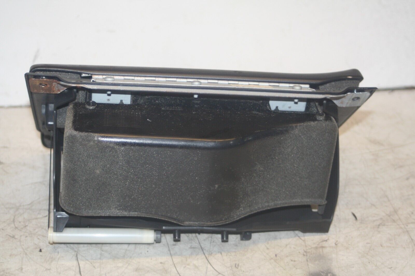 JAGUAR S TYPE. GLOVE BOX LID - Image 3