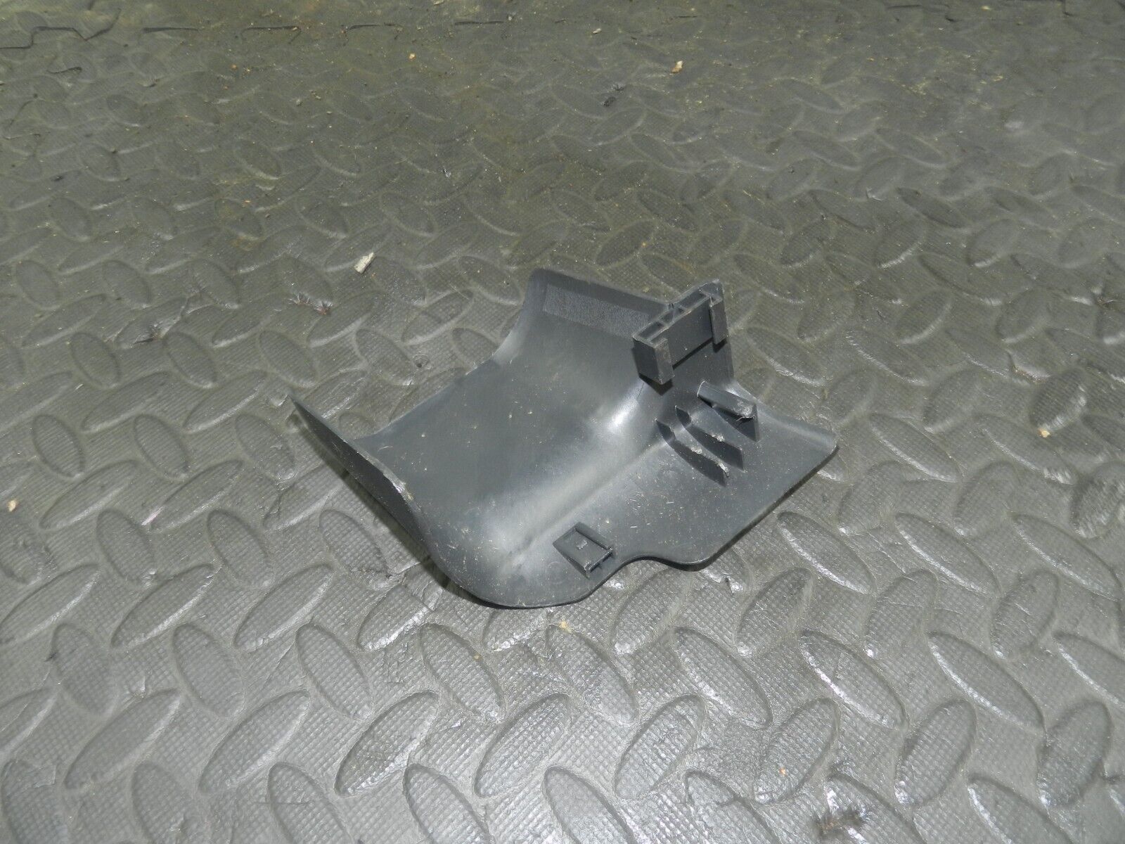 (154) 2003 LAND ROVER DISCOVERY 2 TD5. SEAT TRIM - Image 2