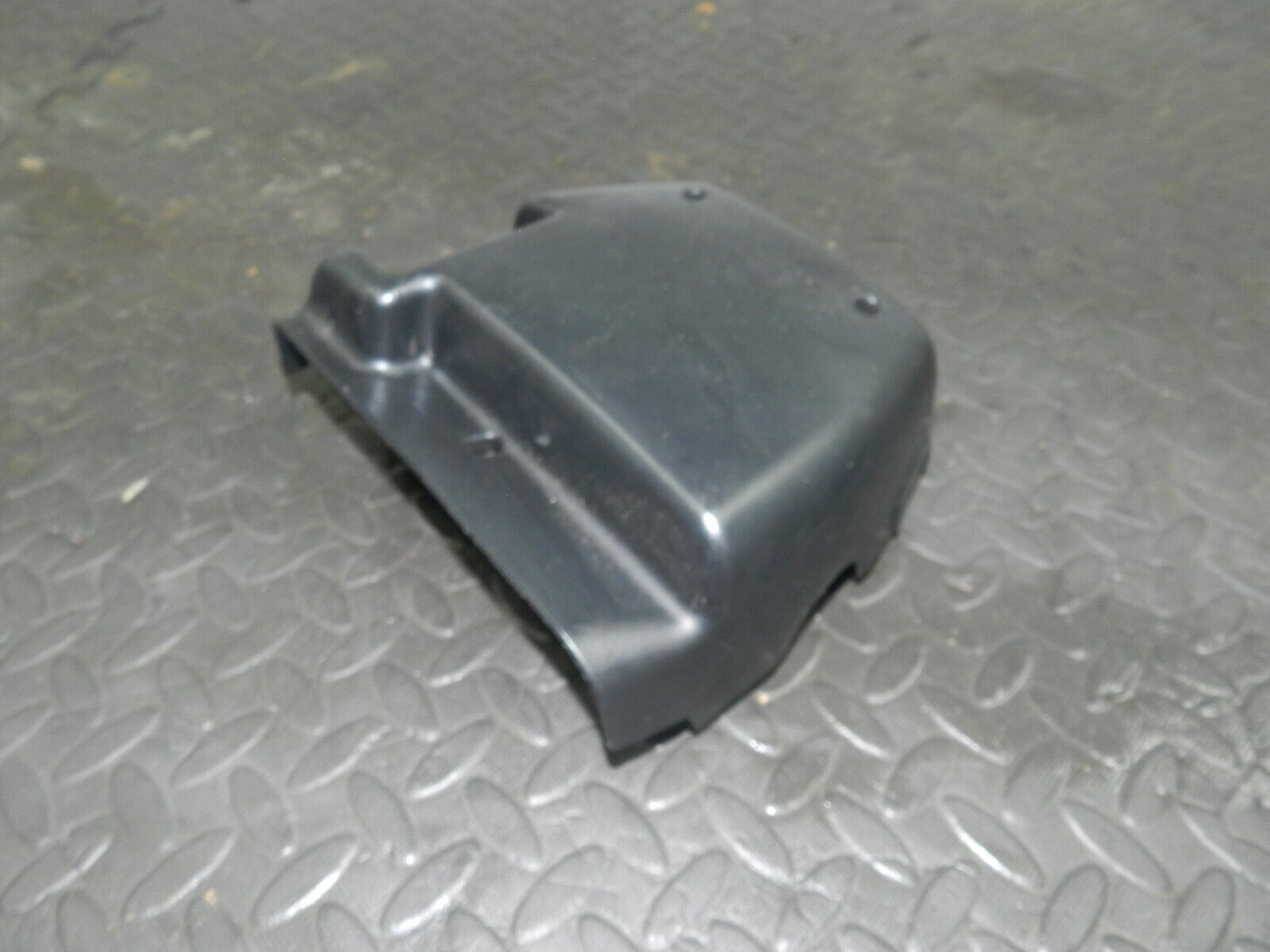 (154) 2003 LAND ROVER DISCOVERY 2 TD5. LOWER STEERING COWLING - Image 2