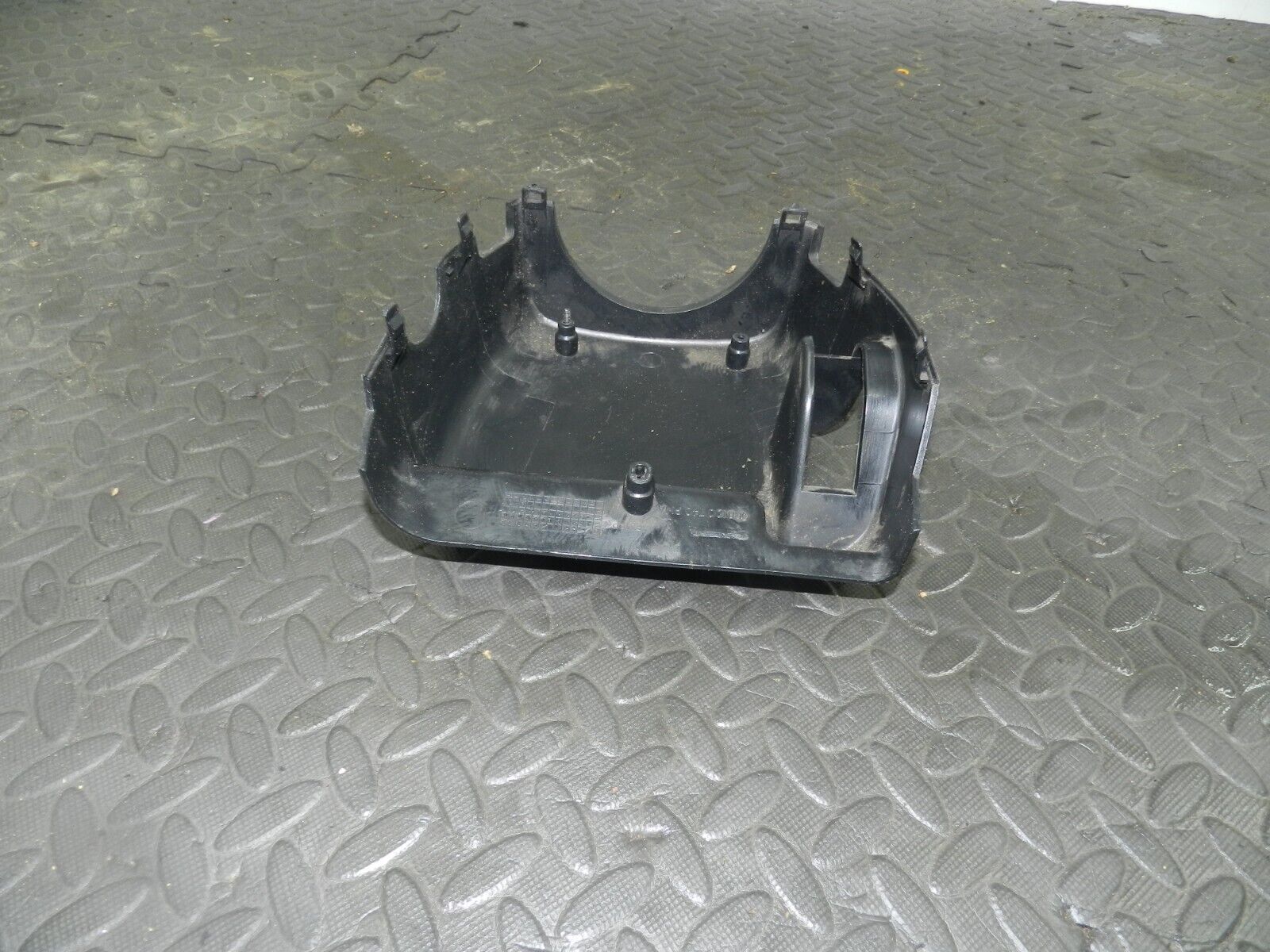 (154) 2003 LAND ROVER DISCOVERY 2 TD5. LOWER STEERING COWLING - Image 4