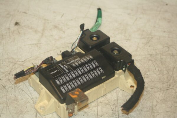 JAGUAR S TYPE. FUSE BOX BOARD RELAY