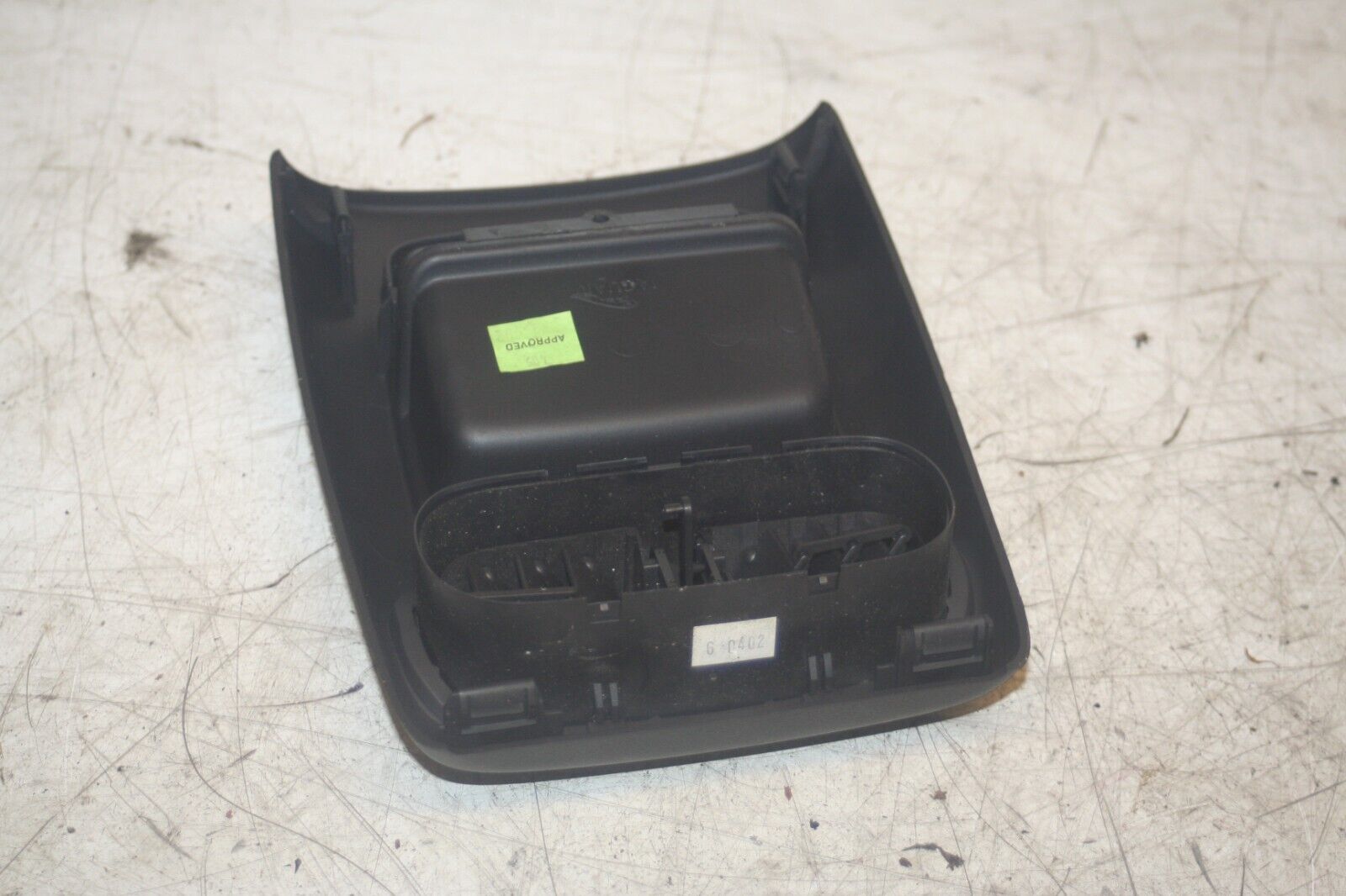 JAGUAR S TYPE. CENTRE CONSOLE AIR VENT + POCKET REAR - Image 4