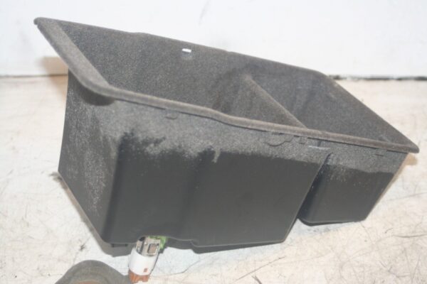 JAGUAR S TYPE. CENTRE CONSOLE GLOVE BOX 257760