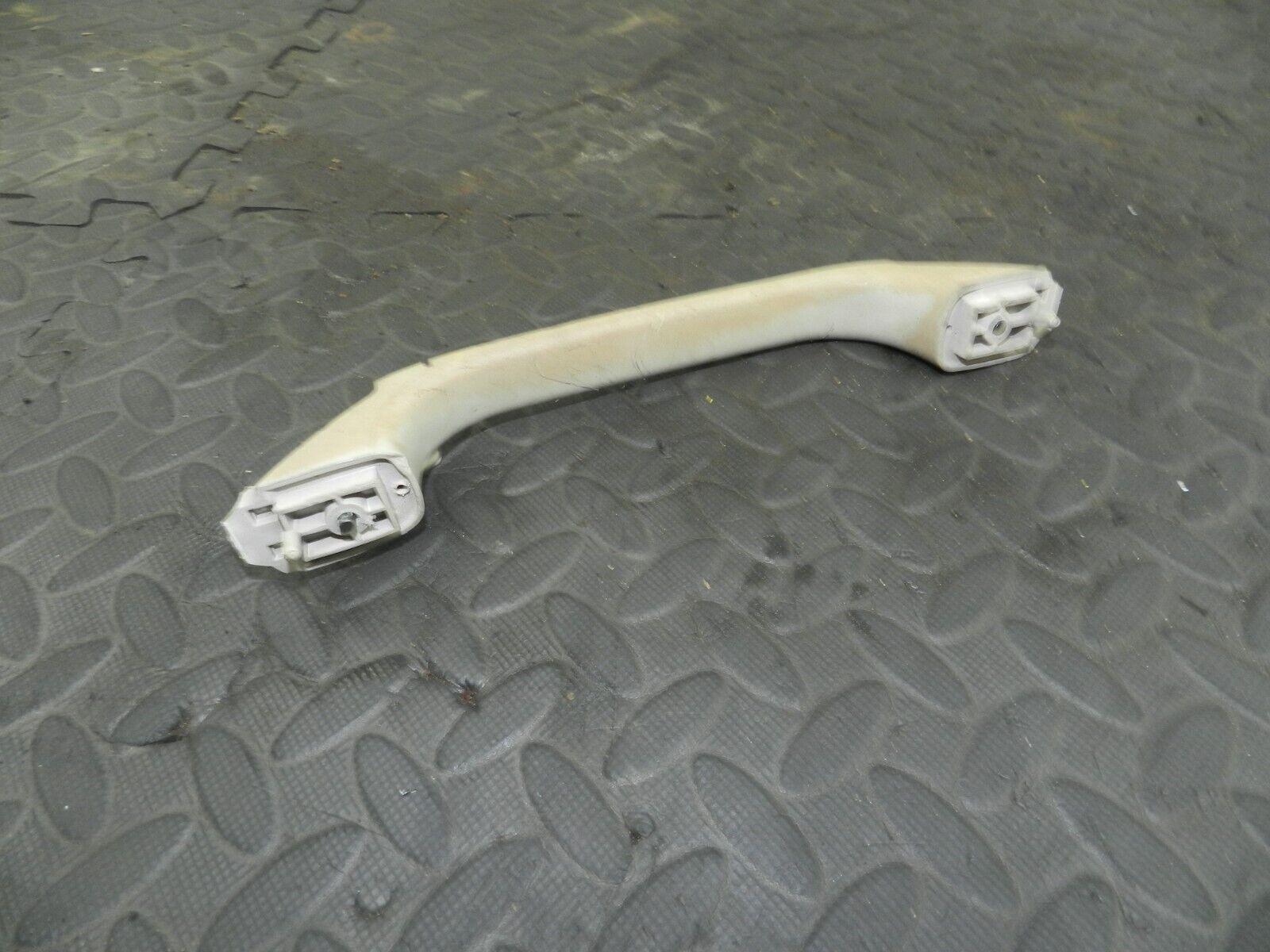 (154) 2003 LAND ROVER DISCOVERY 2 TD5. GRAB HANDLE - Image 2