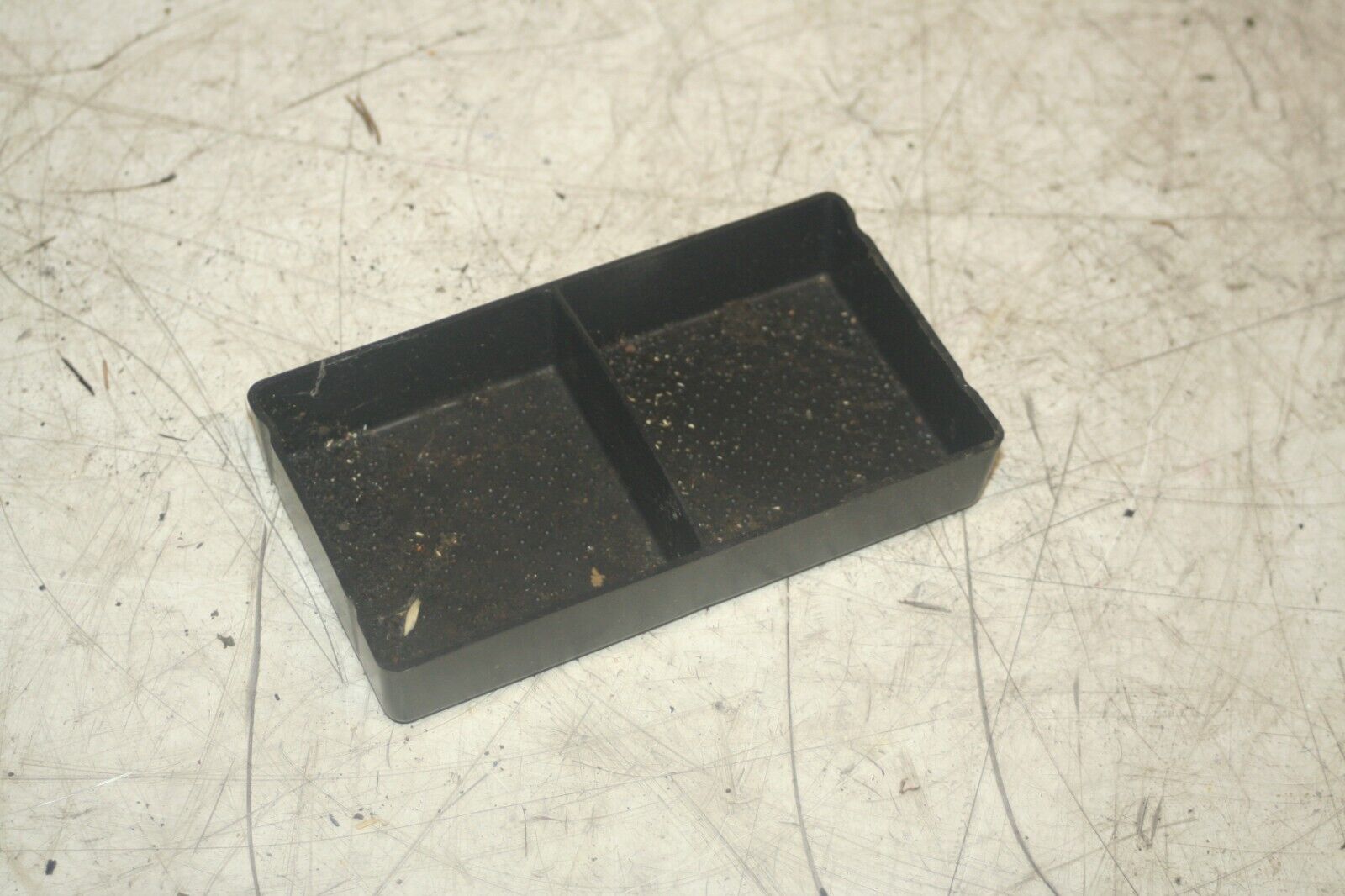 JAGUAR S TYPE. CENTRE CONSOLE COIN HOLDER 2R83-F046C2B