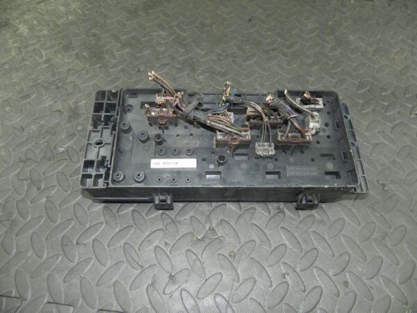 (154) 2003 LAND ROVER DISCOVERY 2 TD5. FUSE BOX BOARD - Image 2