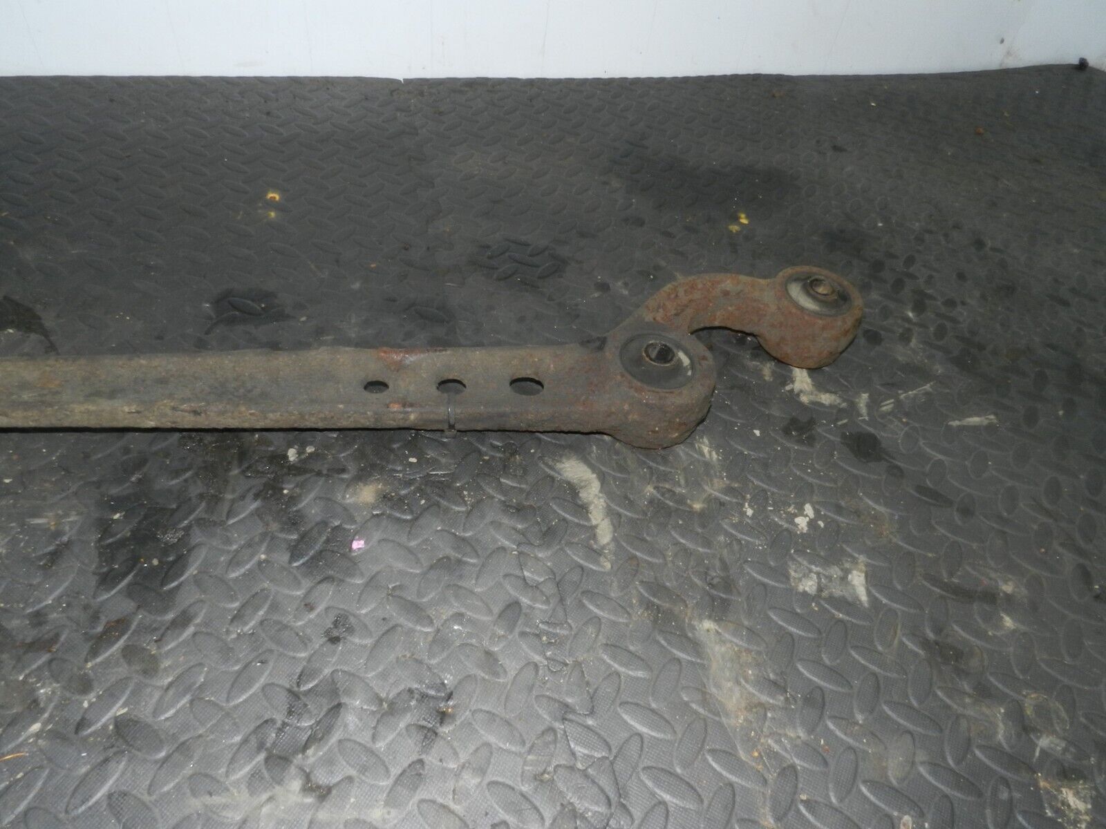 (154) LAND ROVER DISCOVERY 2 TD5. PASSENGER FRONT RADIUS ARM CONTROL SUSPENSION - Image 5