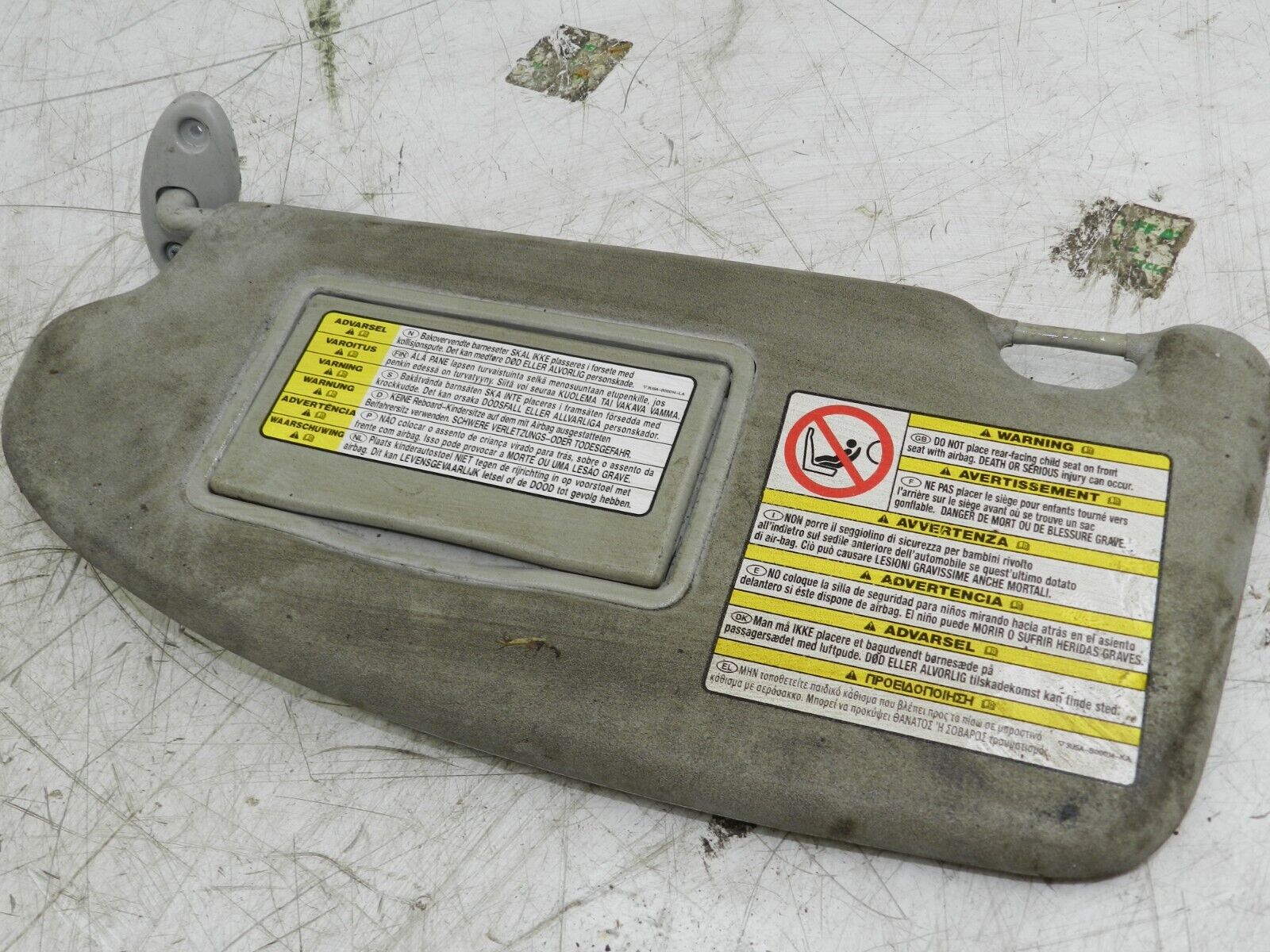2015 CITROEN BERLINGO MK2. PASSENGER SIDE SUN VISOR