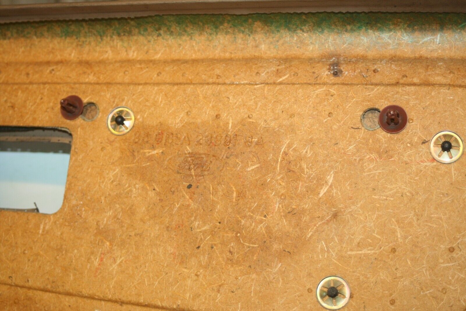 1990 FORD GRANADA MK3. PASSENGER SIDE FRONT DOOR CARD BROWN - Image 6