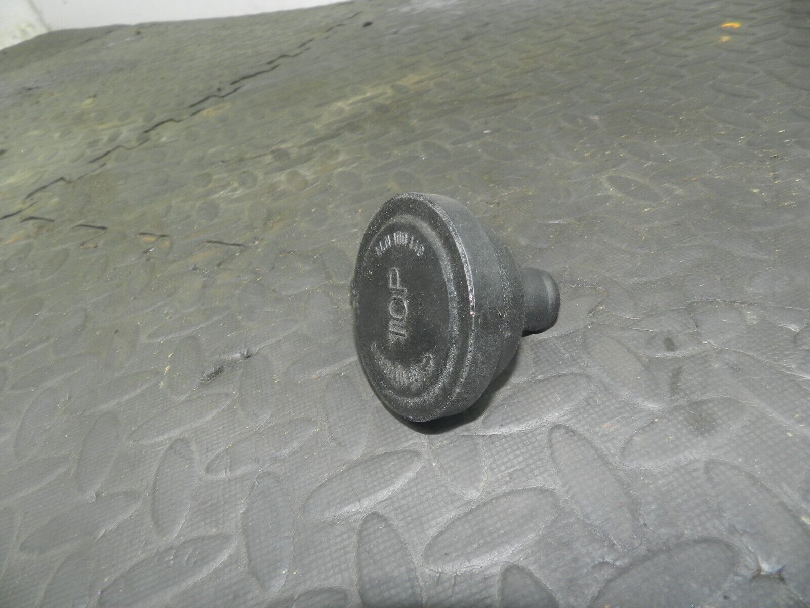 (154) 2003 LAND ROVER DISCOVERY 2 TD5. AIR CRANK CASE VENTILATION PIPE BREATHER - Image 3