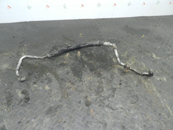 (154) 2003 LAND ROVER DISCOVERY 2 TD5. AIR CON PIPE