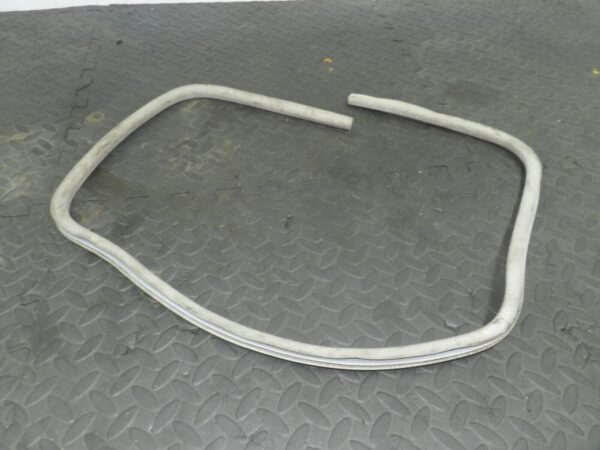 (154) 2003 LAND ROVER DISCOVERY 2 TD5. SUN ROOF SURROUND TRIM