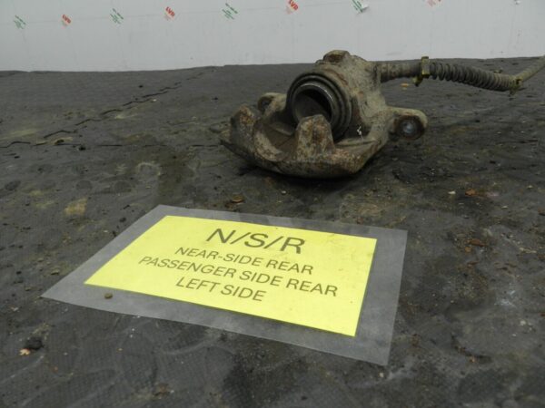 (154) 2003 LAND ROVER DISCOVERY 2 TD5. PASSENGER SIDE REAR BRAKE CALIPER - Image 2