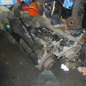 (154) 03 LAND ROVER DISCOVERY 2 TD5. REAR AXLE AND DIFF STUB AXLES DIFFERENTIAL
