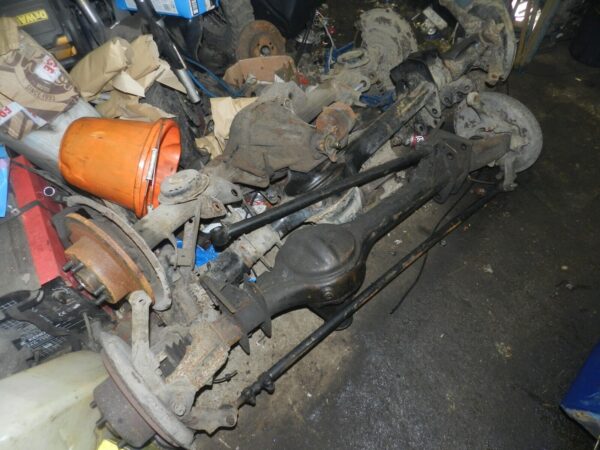 (154) 03 LAND ROVER DISCOVERY 2 TD5. REAR AXLE AND DIFF STUB AXLES DIFFERENTIAL - Image 2