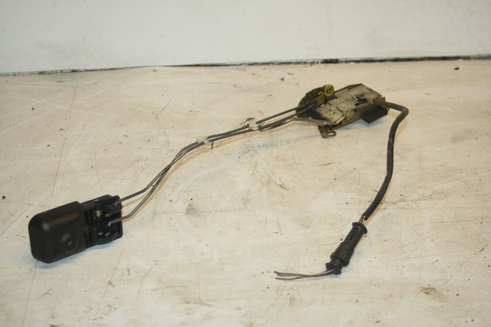 1990 FORD GRANADA MK3. DRIVER SIDE FRONT DOOR LOCK MODULE MOTOR LATCH