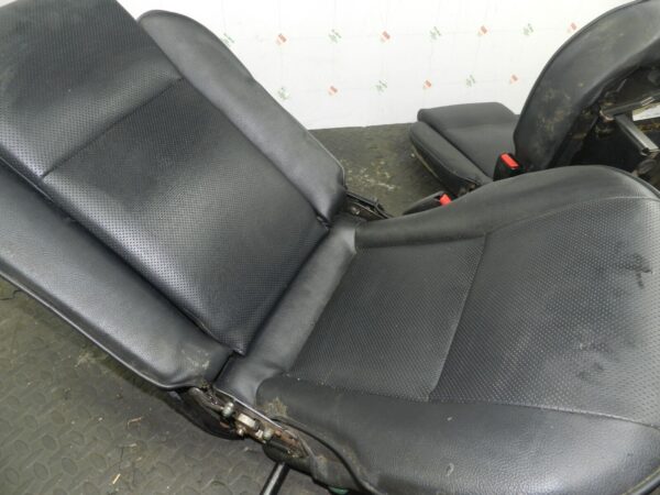 (154) LAND ROVER DISCOVERY 2 TD5. FULL SET 7 BLACK LEATHER ELECTRIC HEATED SEATS - Image 19