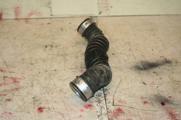 2006 MERCEDES BENZ C CLASS W203. BOOST PIPE - Image 3